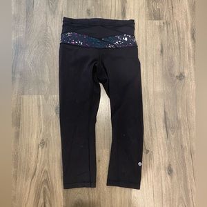 Lululemon Women’s Reversible Crop Leggings. Size 8.